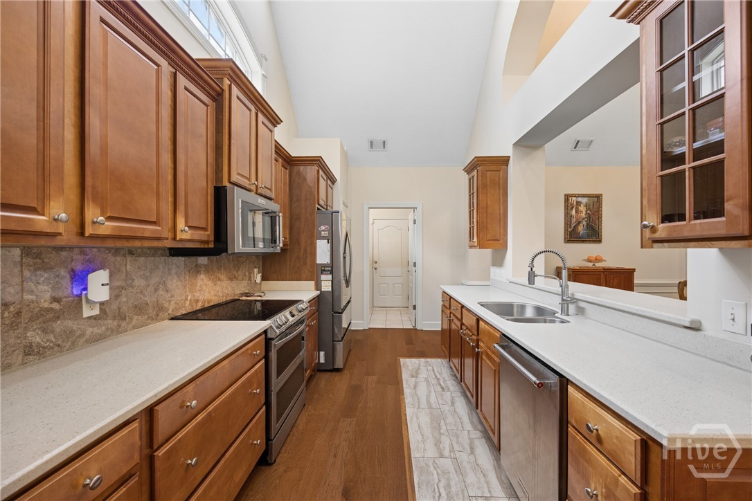 6 Misty Marsh Court Property Photo 16