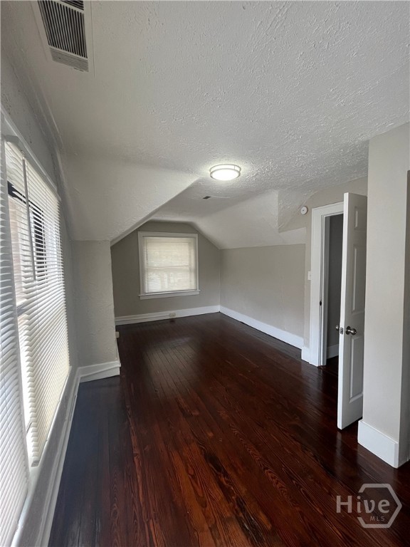 611 E 37th Street Property Photo 3