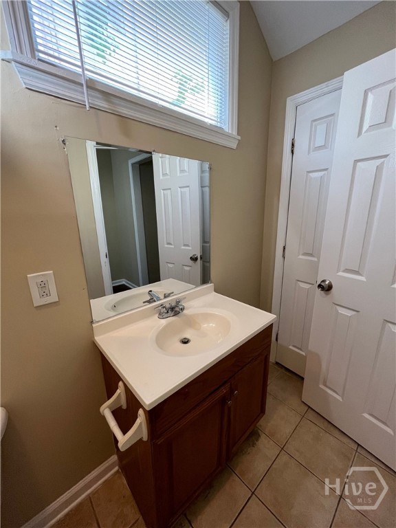 825 E Henry Street A Property Photo 3