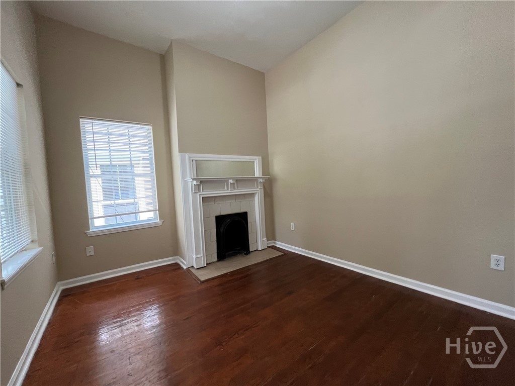 825 E Henry Street A Property Photo 4