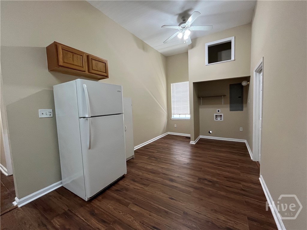 825 E Henry Street A Property Photo 7