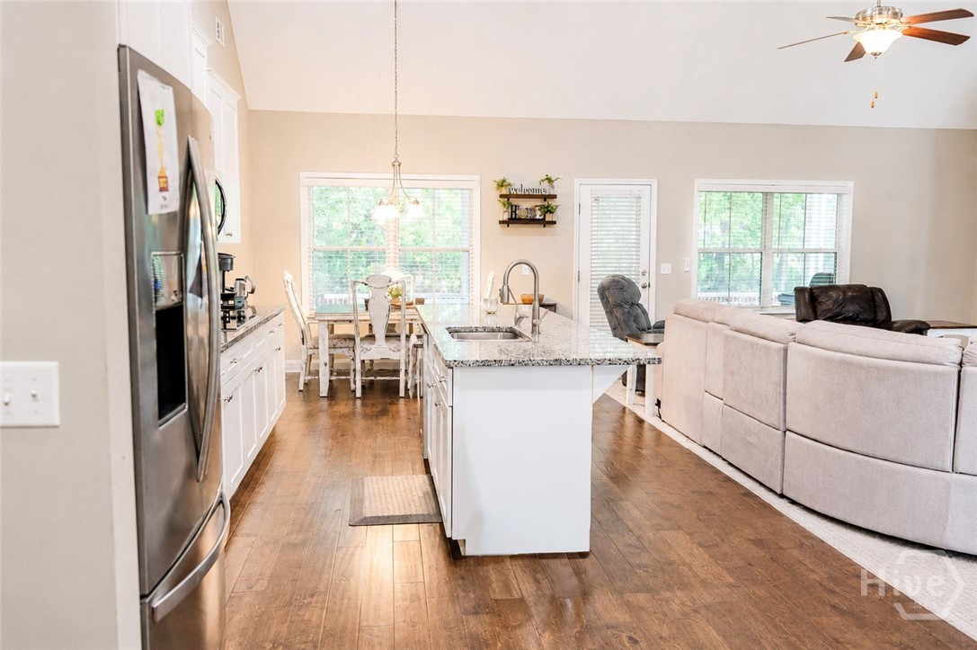 144 Sapphire Circle Property Photo 6