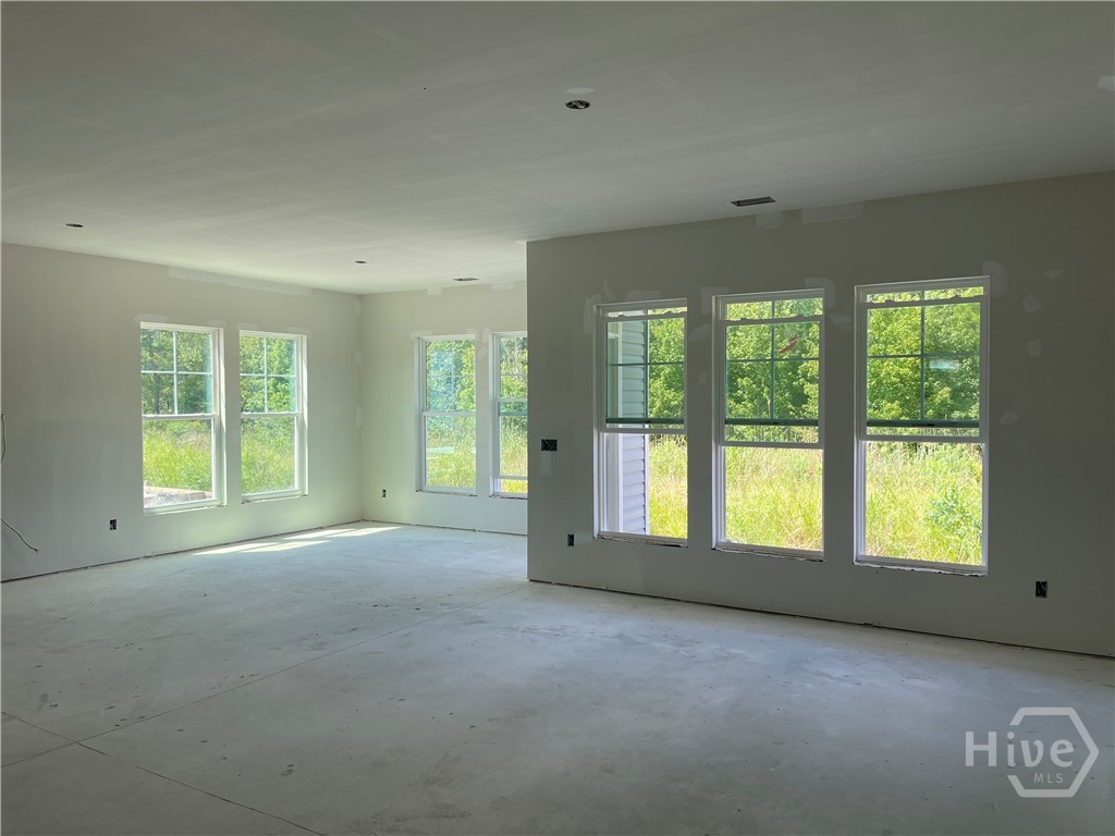 174 Como Drive Property Photo 3