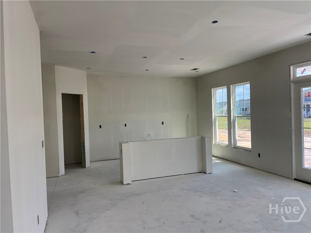 169 Como Drive Property Photo 7