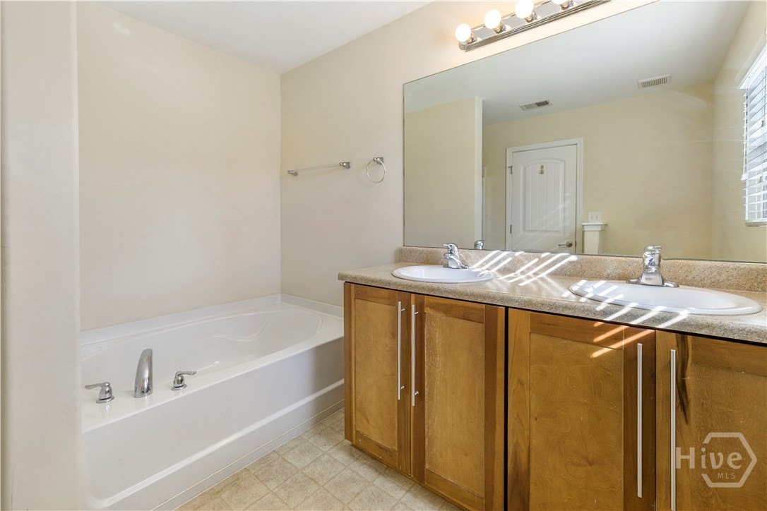 116 Ventura Place Property Photo 18