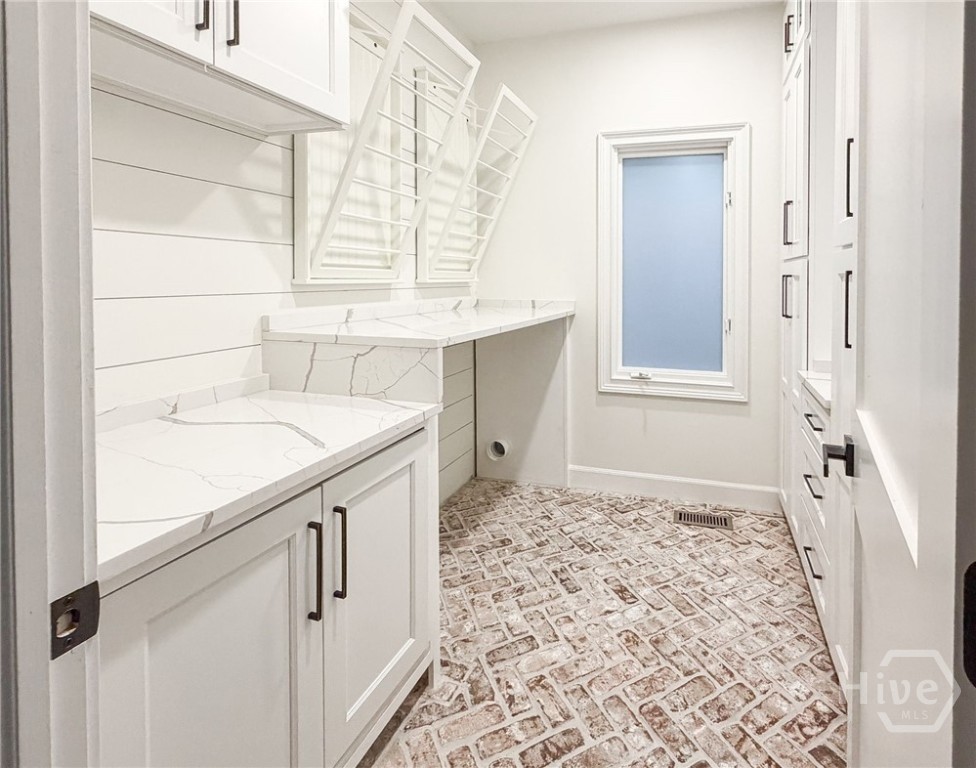6 Hardwicke Lane Property Photo 18