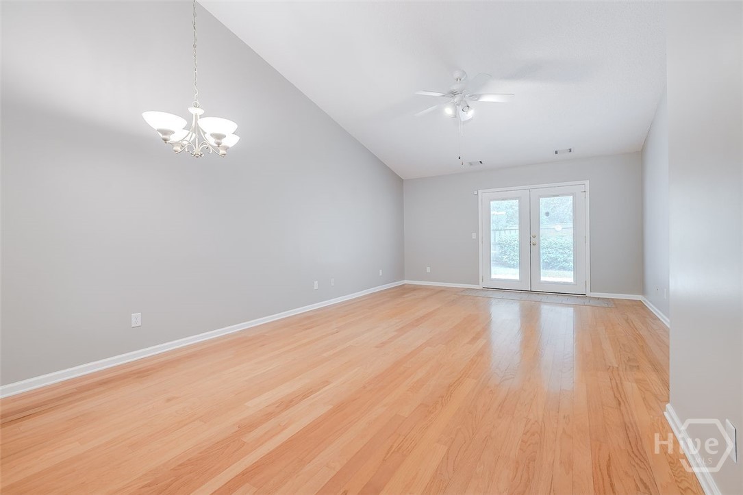 122 River Pointe Drive Property Photo 4