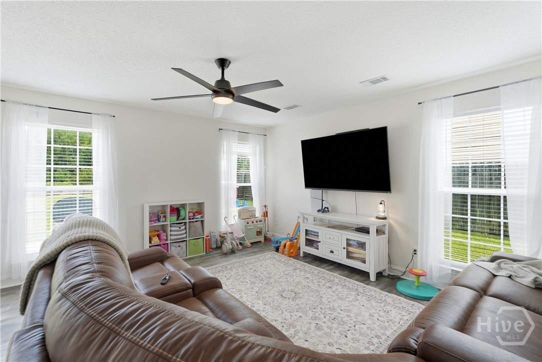 84 Autumn Rift Road Property Photo 3
