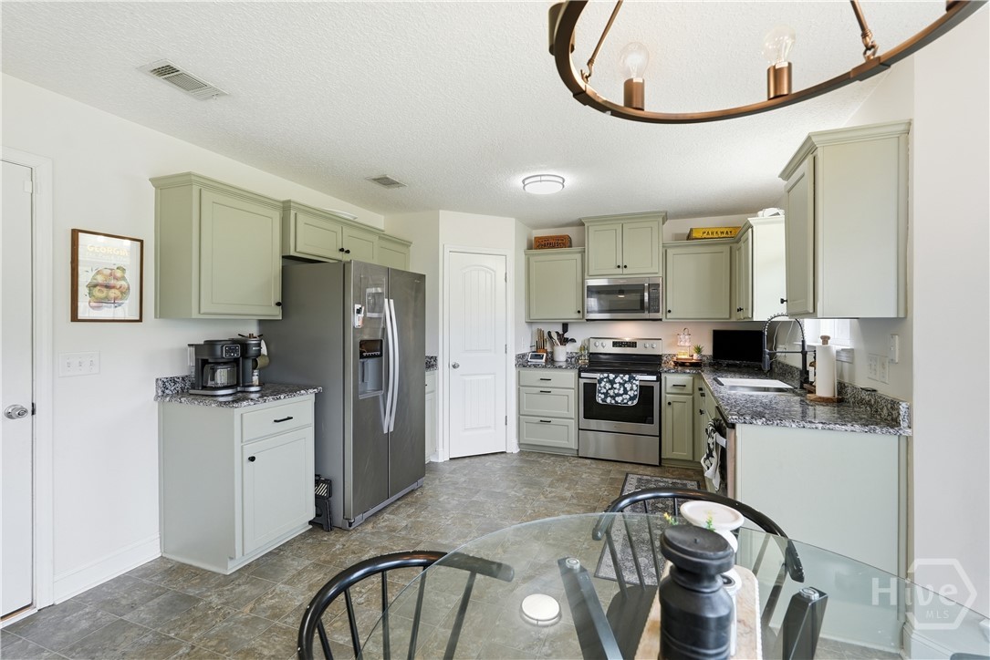 84 Autumn Rift Road Property Photo 6