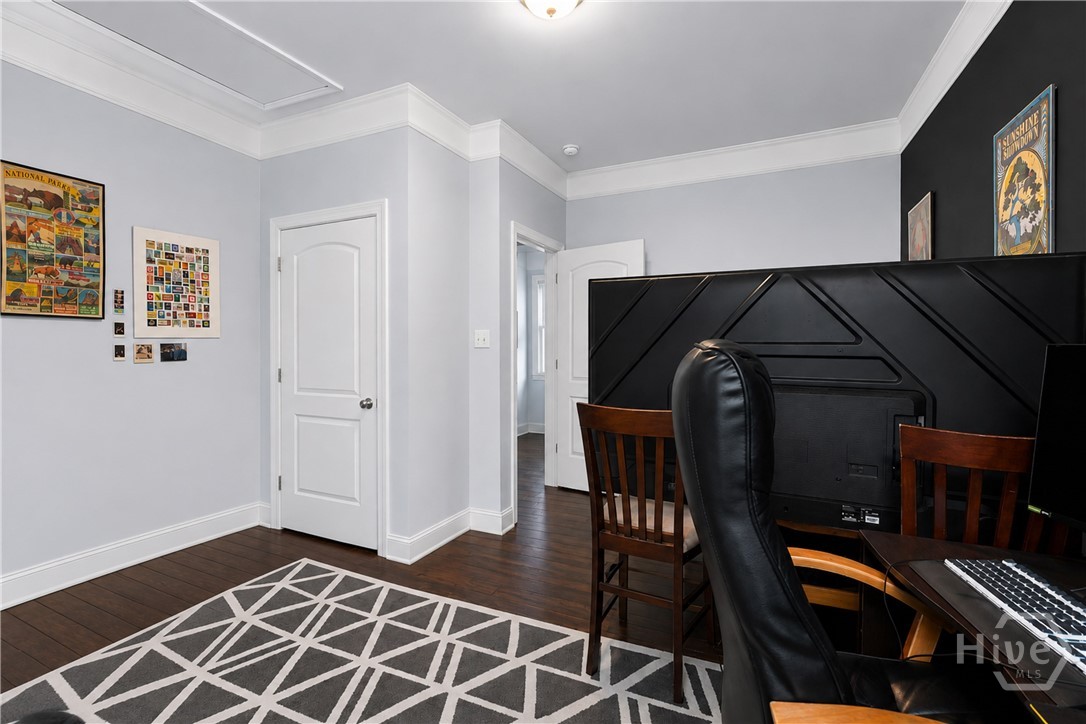 541 E Park Avenue Property Photo 26