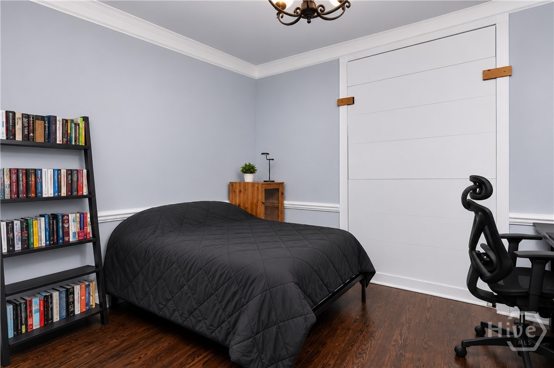 541 E Park Avenue Property Photo 27