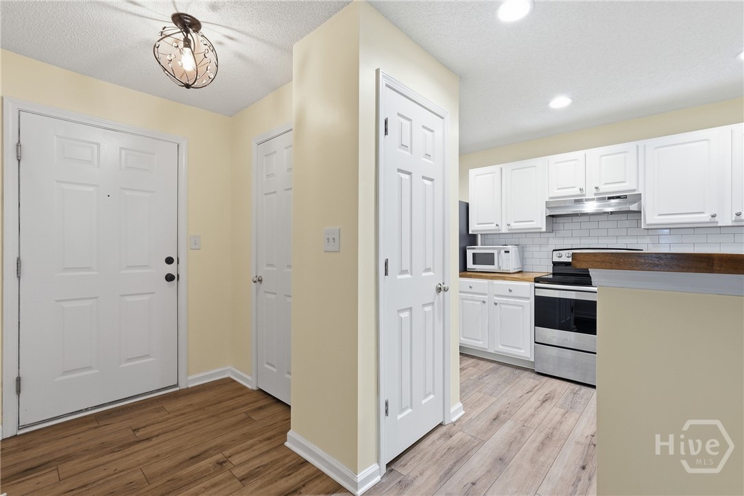 3302 Walden Park Drive Property Photo 4