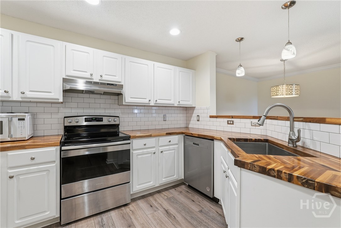 3302 Walden Park Drive Property Photo 5