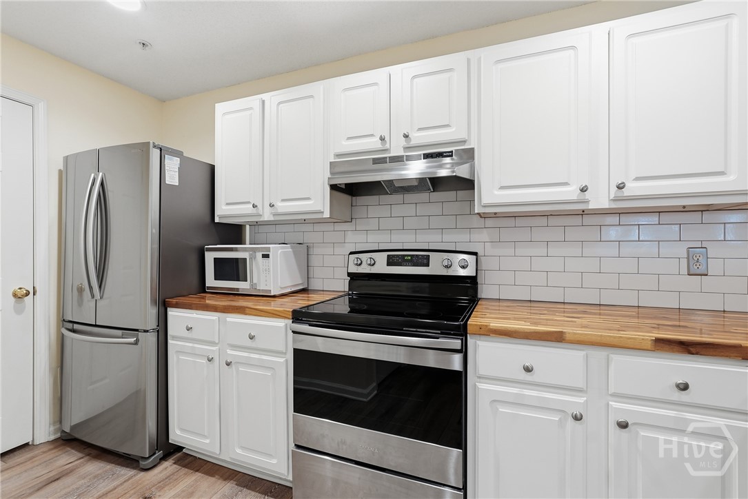 3302 Walden Park Drive Property Photo 8