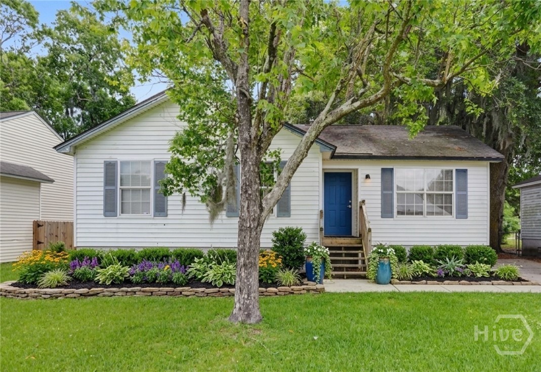 111 Crossover Lane Property Photo 1