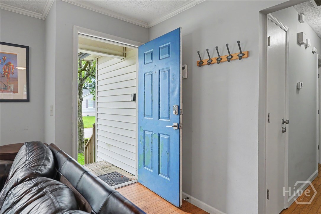 111 Crossover Lane Property Photo 6