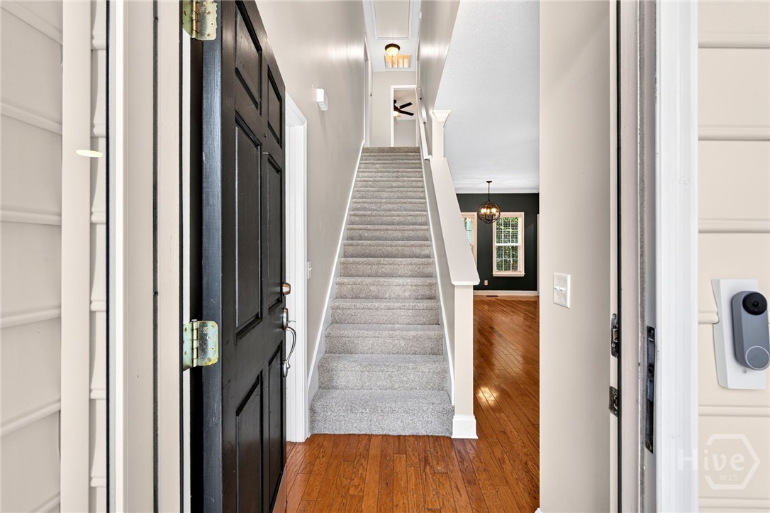 19 Cottage Court Property Photo 5