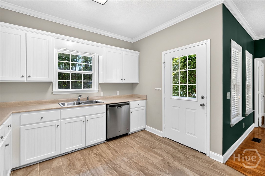 19 Cottage Court Property Photo 13