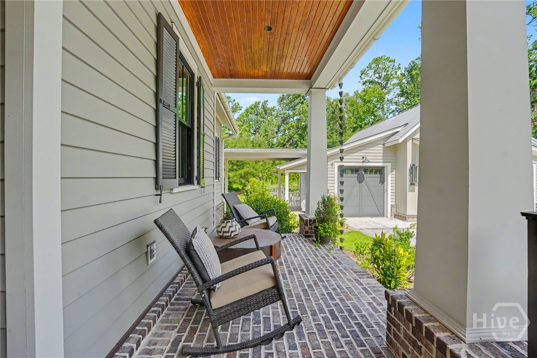 416 Spanish Moss Lane Property Photo 3