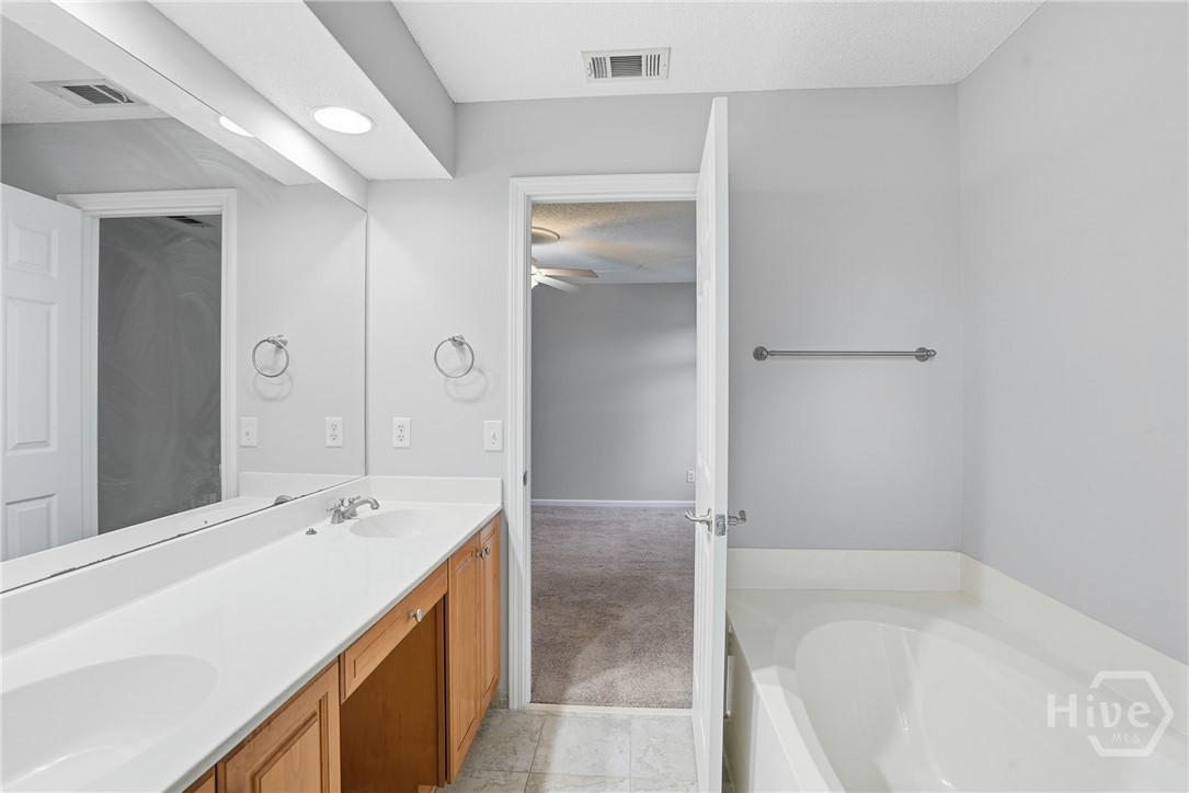 108 Coach House Square Property Photo 24