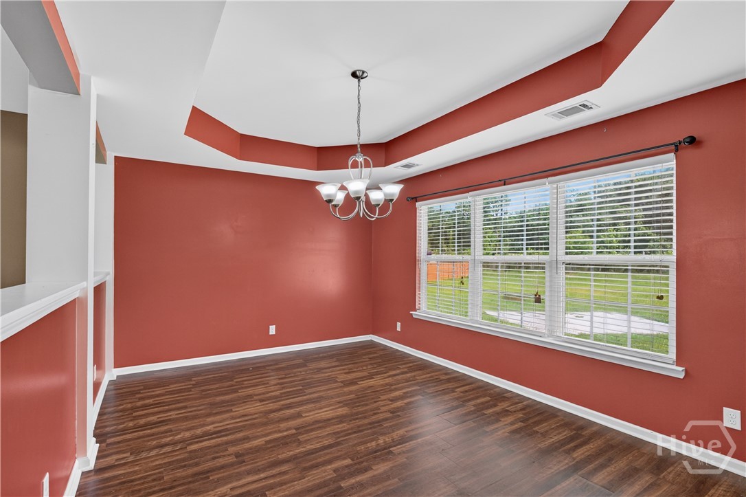 87 Clydesdale Court Ne Property Photo 7