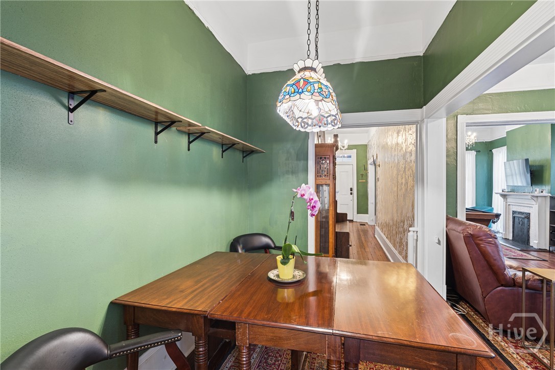 904 E Park Avenue Property Photo 12
