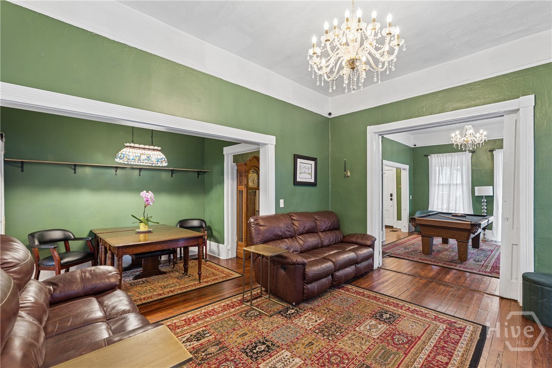 904 E Park Avenue Property Photo 13