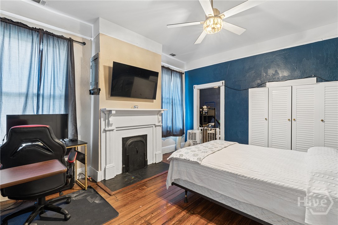 904 E Park Avenue Property Photo 19