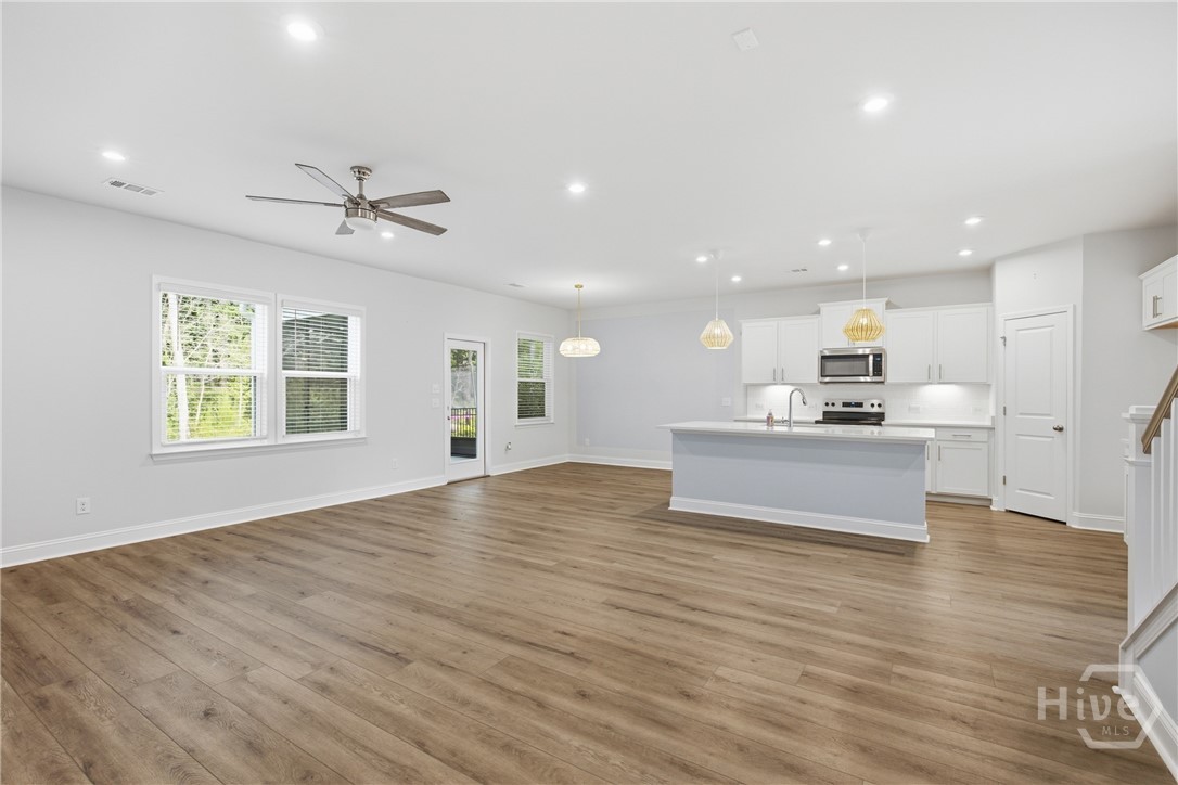 290 Monterey Loop Drive Property Photo 12