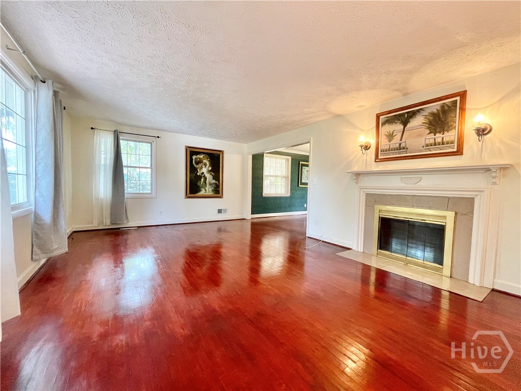 2 E 54th Street Property Photo 3