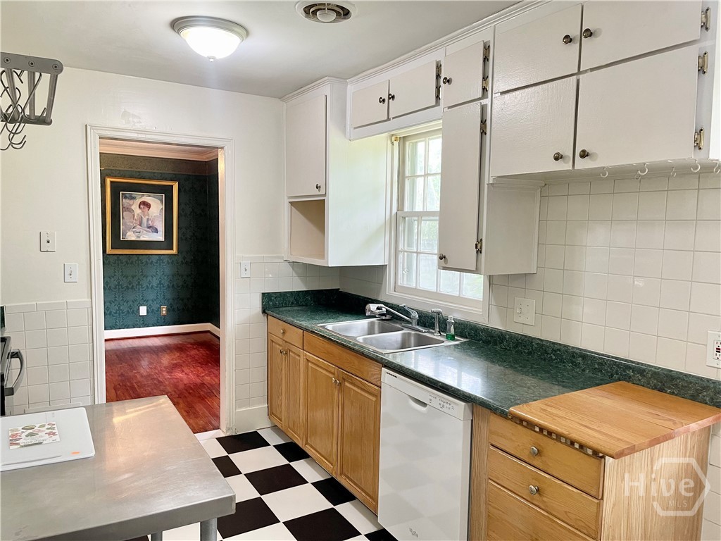 2 E 54th Street Property Photo 6