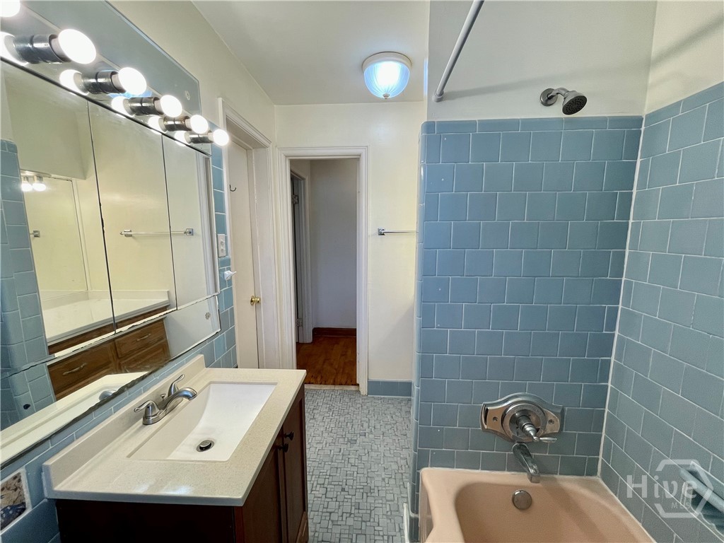 2 E 54th Street Property Photo 9