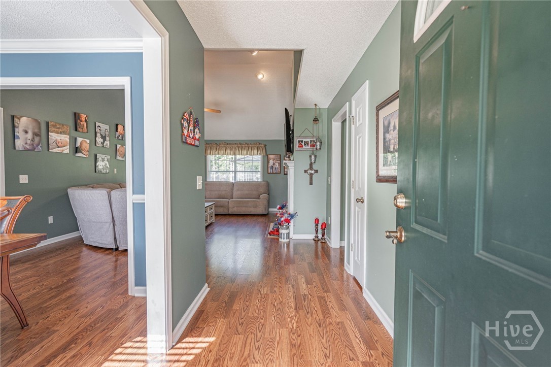 124 Jennifer Circle Property Photo 3