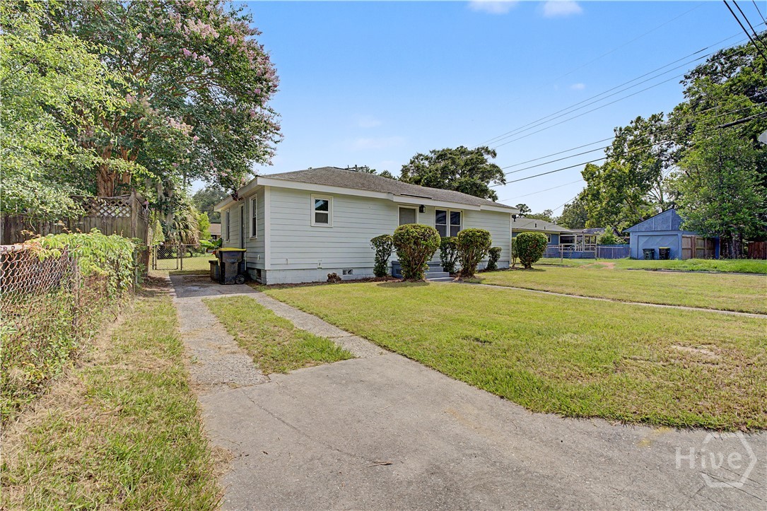 1301 E 68th Street Property Photo 4