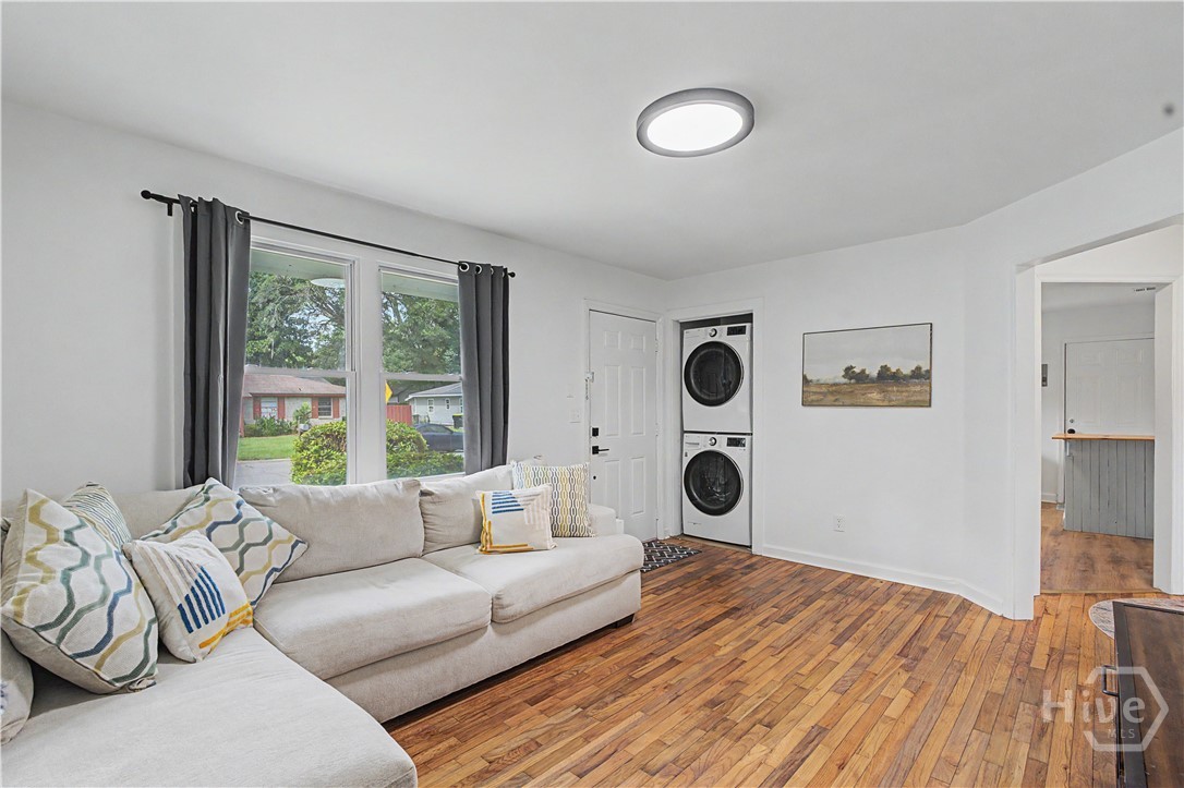 1301 E 68th Street Property Photo 7