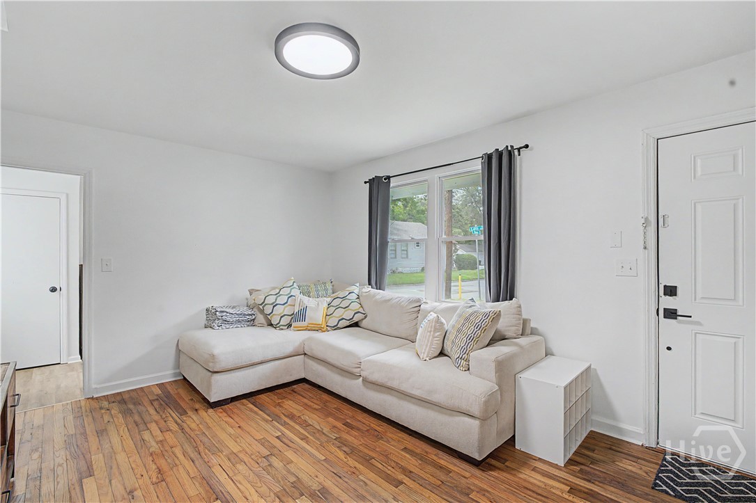 1301 E 68th Street Property Photo 8