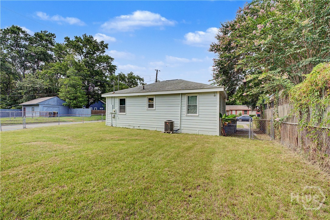 1301 E 68th Street Property Photo 24