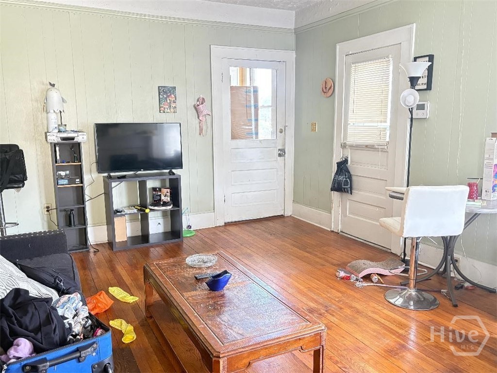 1111 E 35 Street Property Photo 3
