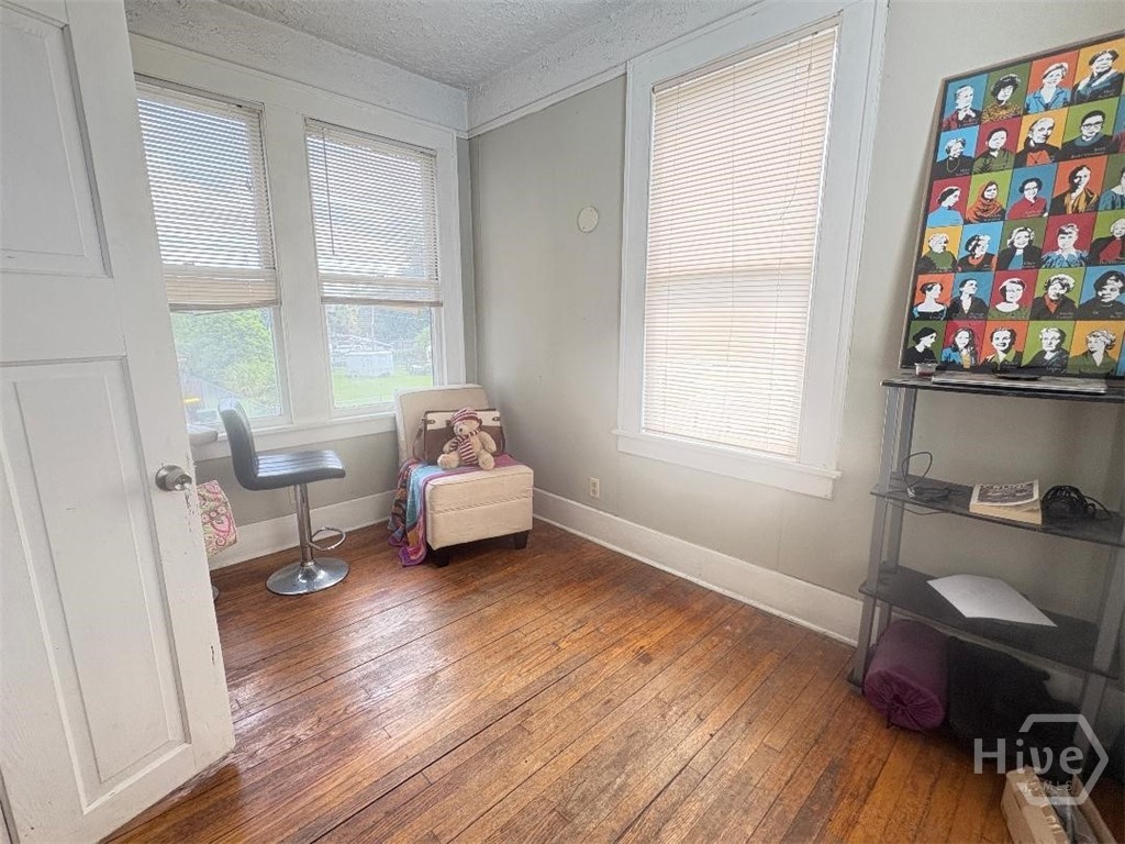 1111 E 35 Street Property Photo 6