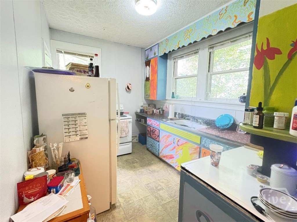 1111 E 35 Street Property Photo 7