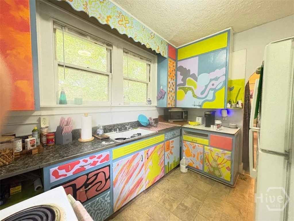 1111 E 35 Street Property Photo 8
