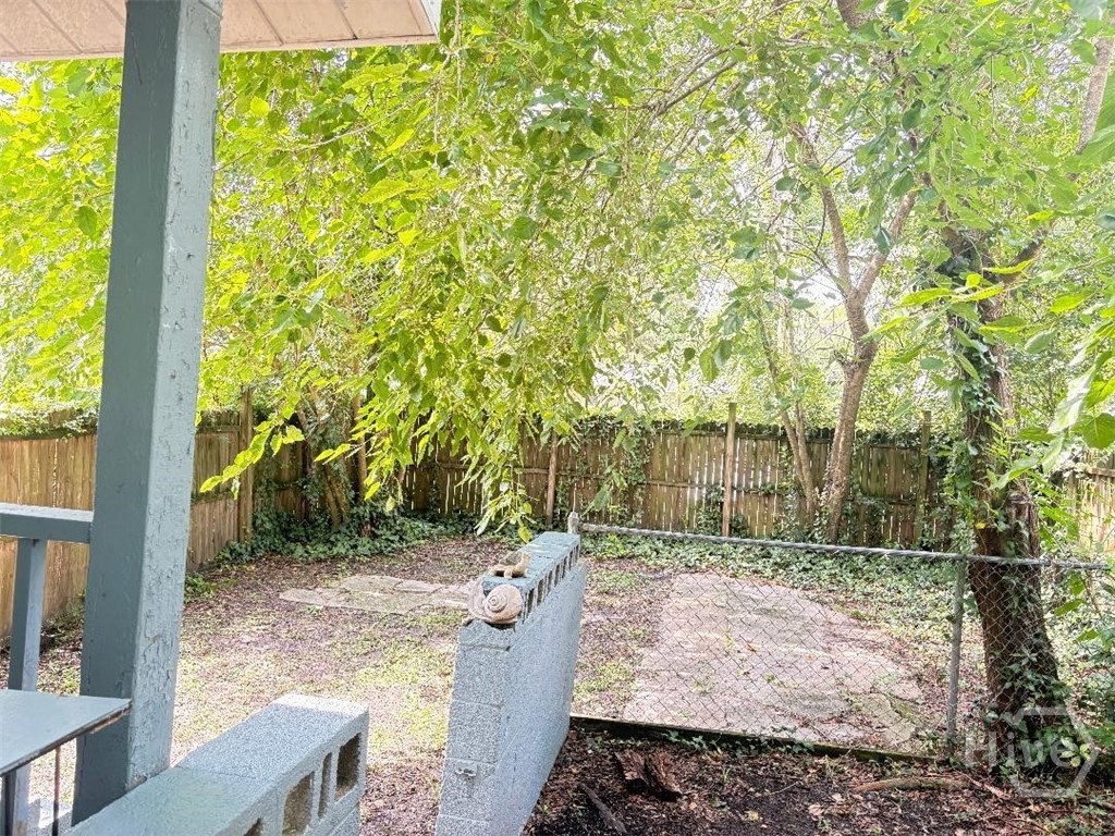 1111 E 35 Street Property Photo 12
