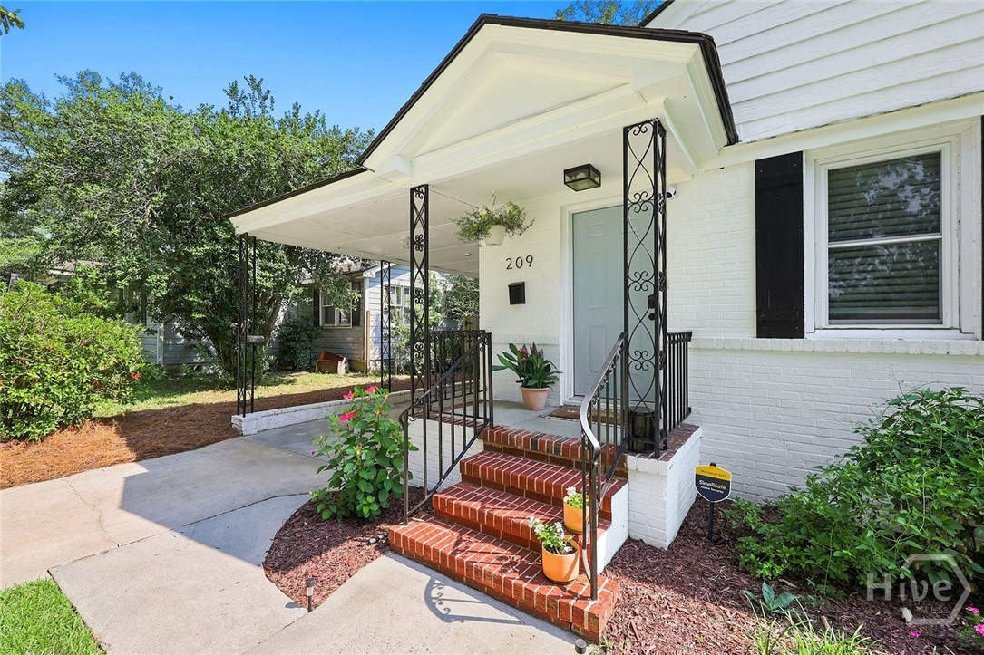 209 E 65th Street Property Photo 3