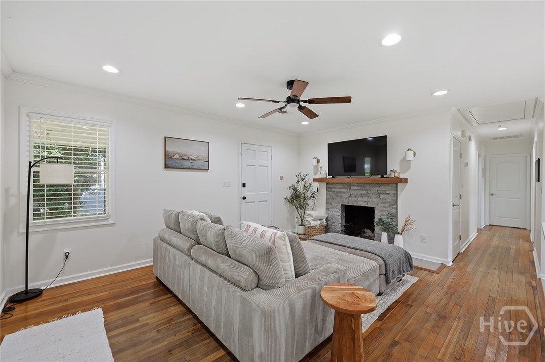 209 E 65th Street Property Photo 5