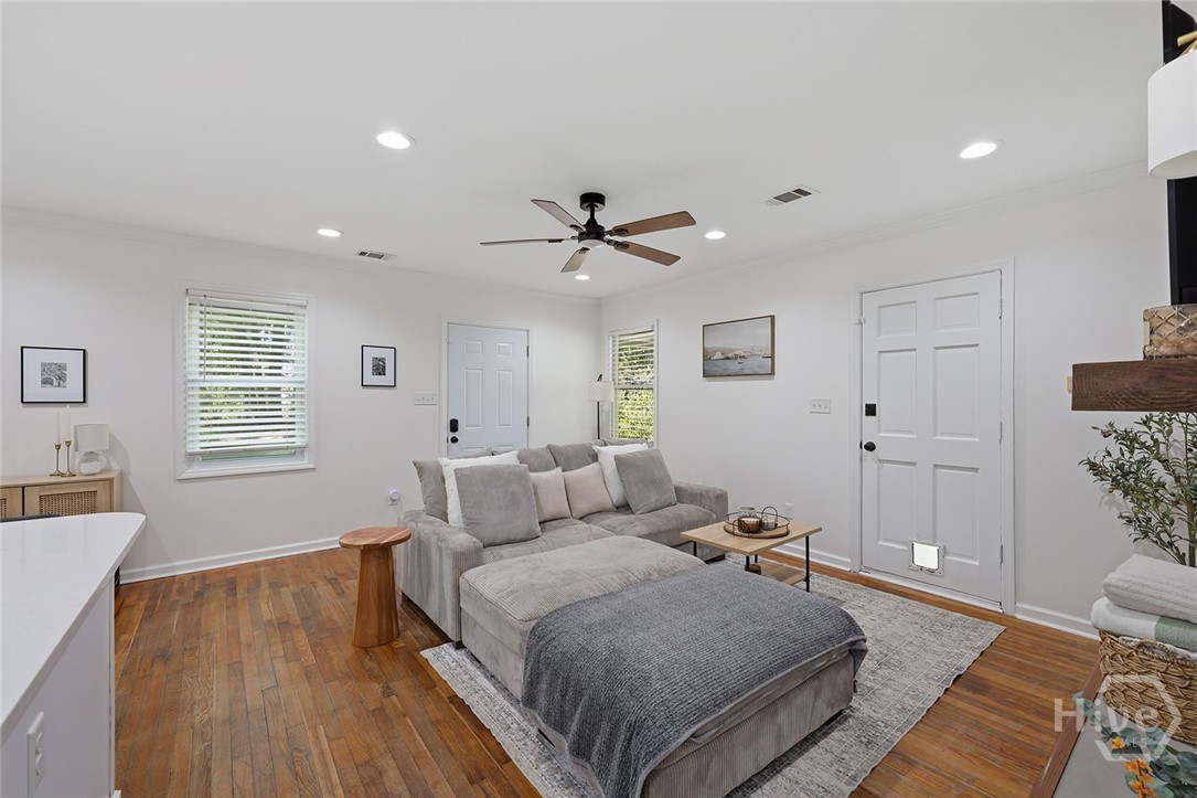 209 E 65th Street Property Photo 6