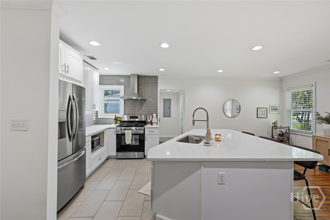 209 E 65th Street Property Photo 8