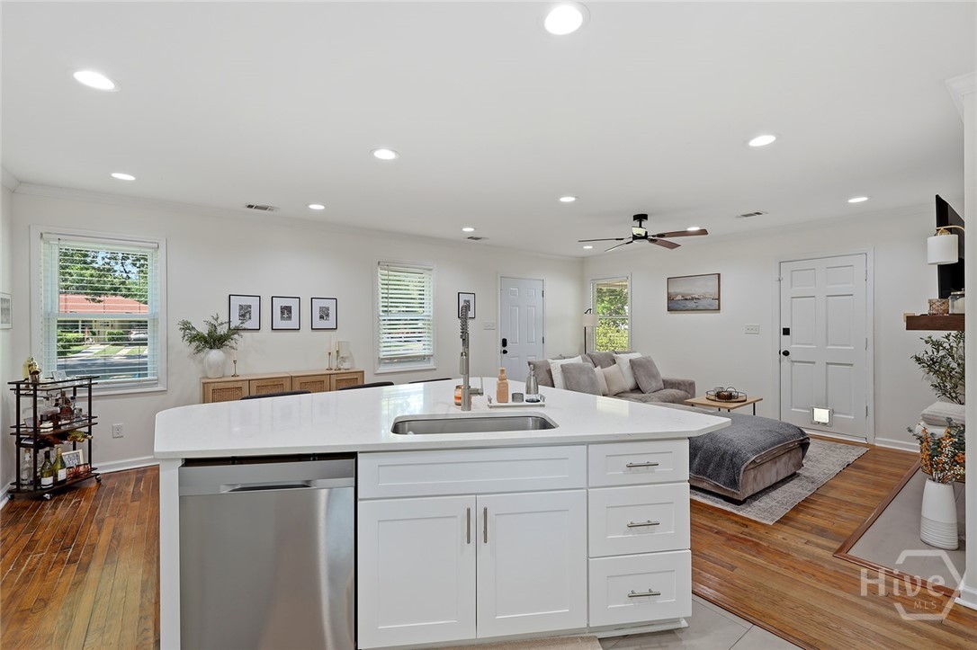 209 E 65th Street Property Photo 14