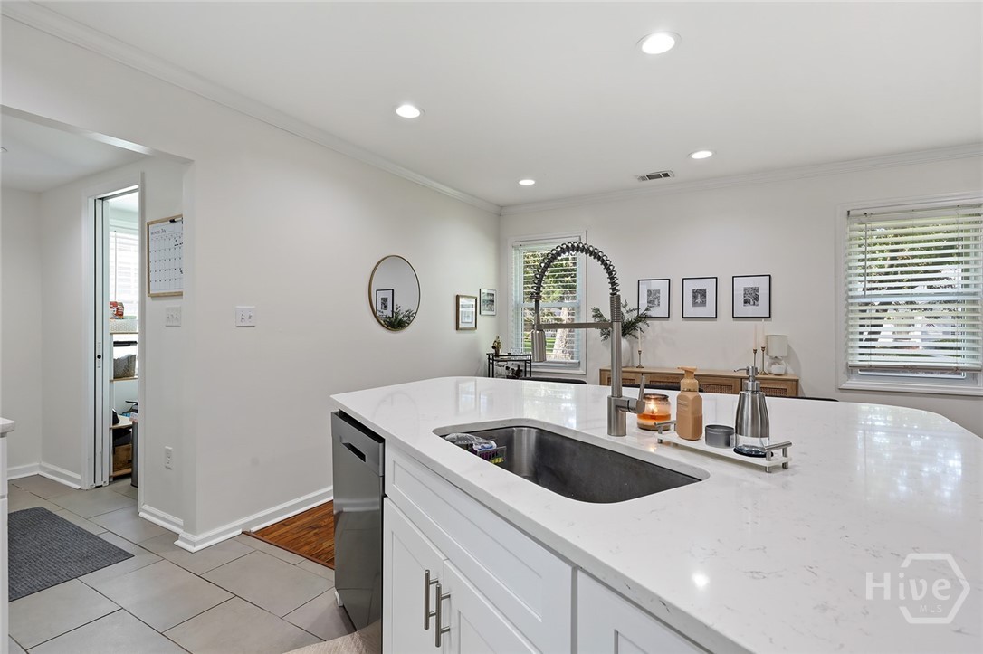 209 E 65th Street Property Photo 16