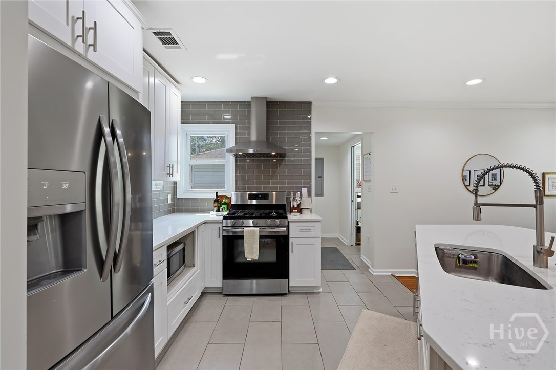 209 E 65th Street Property Photo 17
