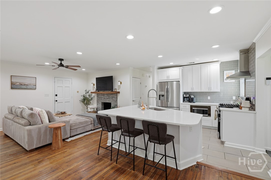 209 E 65th Street Property Photo 19